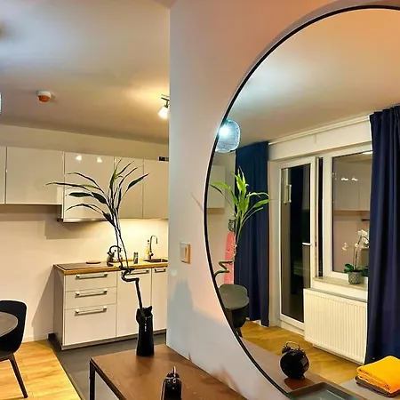 Klimatyczna Hotelowa Kawalerka *