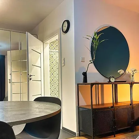 Klimatyczna Hotelowa Kawalerka Apartment *