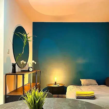 Klimatyczna Hotelowa Kawalerka Апартаменты Варшава